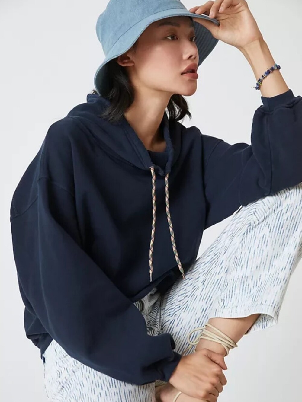 Mother Relaxed Funnel Neck Sweatshirt In Navy Blue
